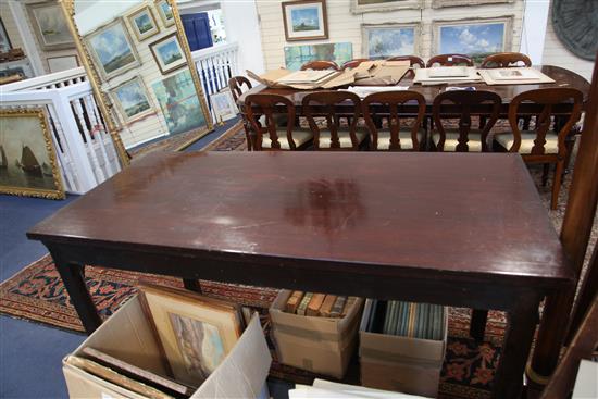 A George III mahogany serving table, W.5ft 6in. D.2ft 7in. H.2ft 11in.